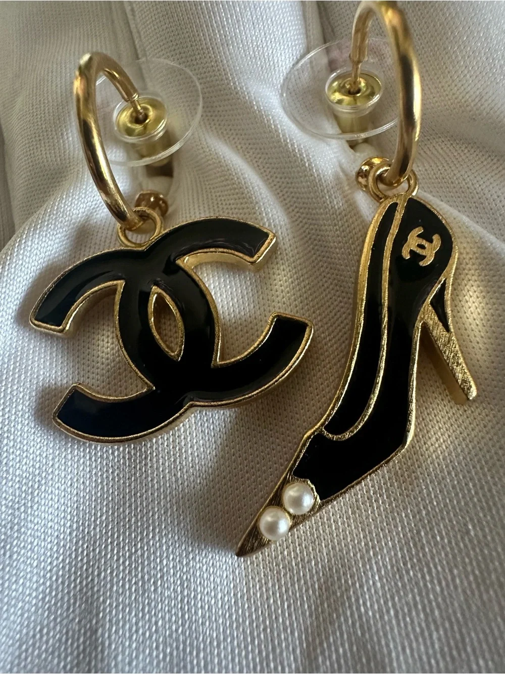Authentic CHANEL 02A CC Logo & High Heel Mismatched Drop Earrings Black Gold